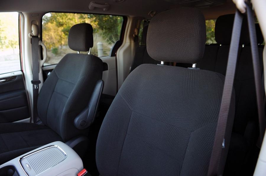  Dodge Grand Caravan 2011 года  (фото 37 из 83)